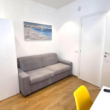 Pineda Apartment 아파트 *