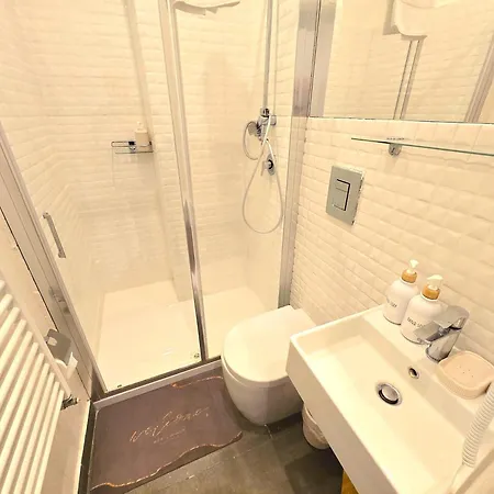 Pineda Apartment  La Spezia
